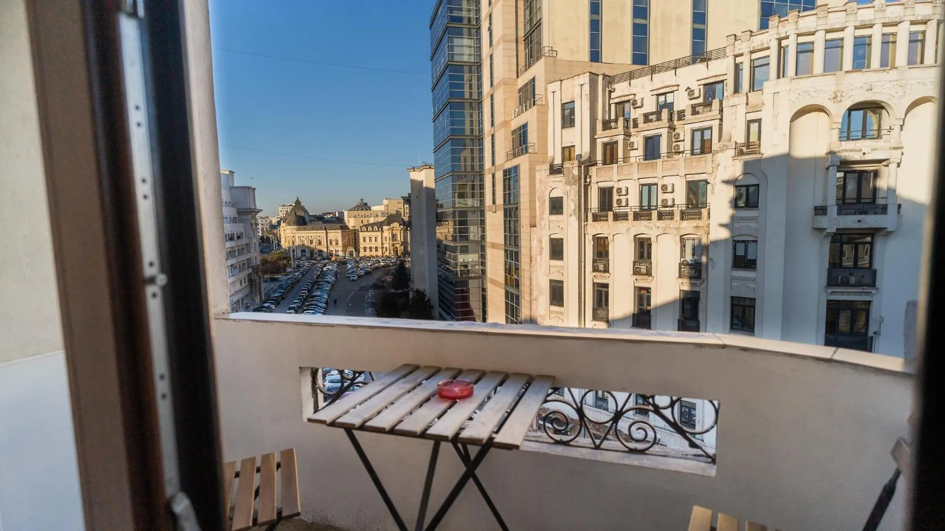 Prime Location - Breathtaking Architectural Views Apartment Bucharest