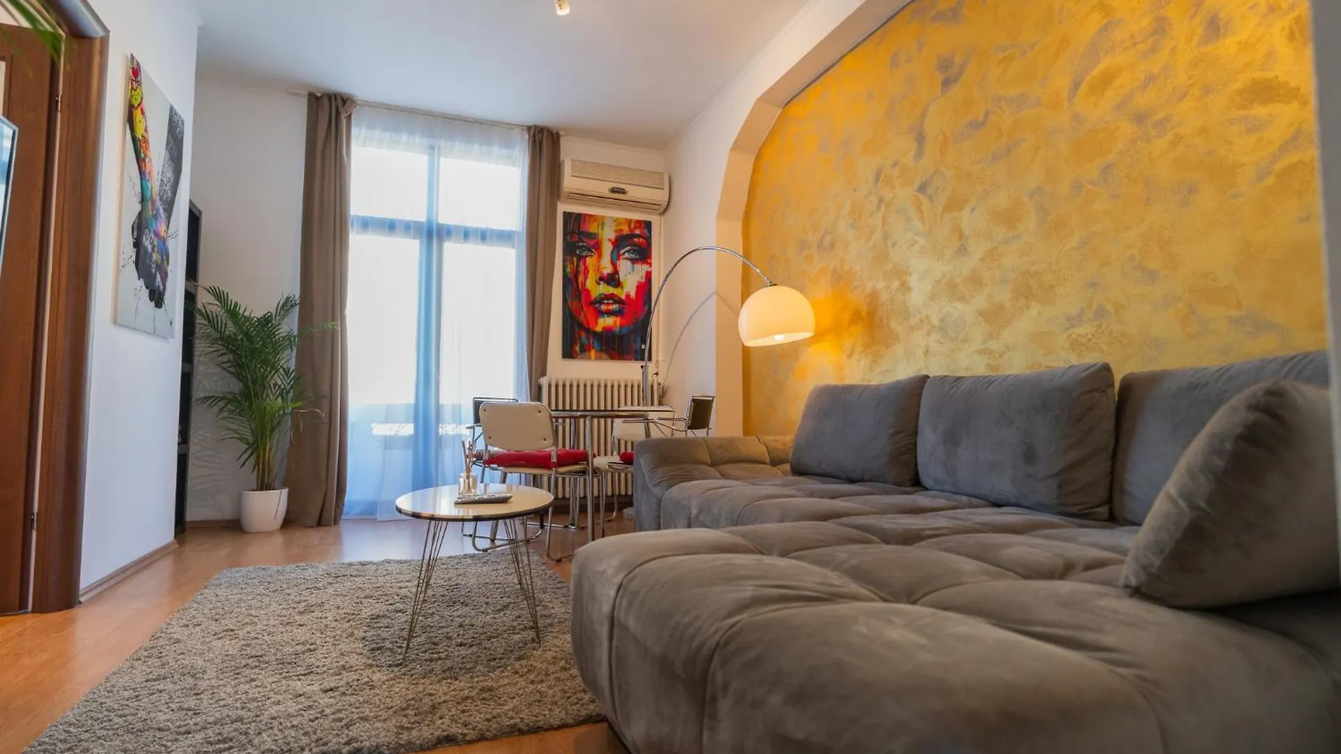 Prime Location - Breathtaking Architectural Views Apartment Bucharest 0*,  Romania