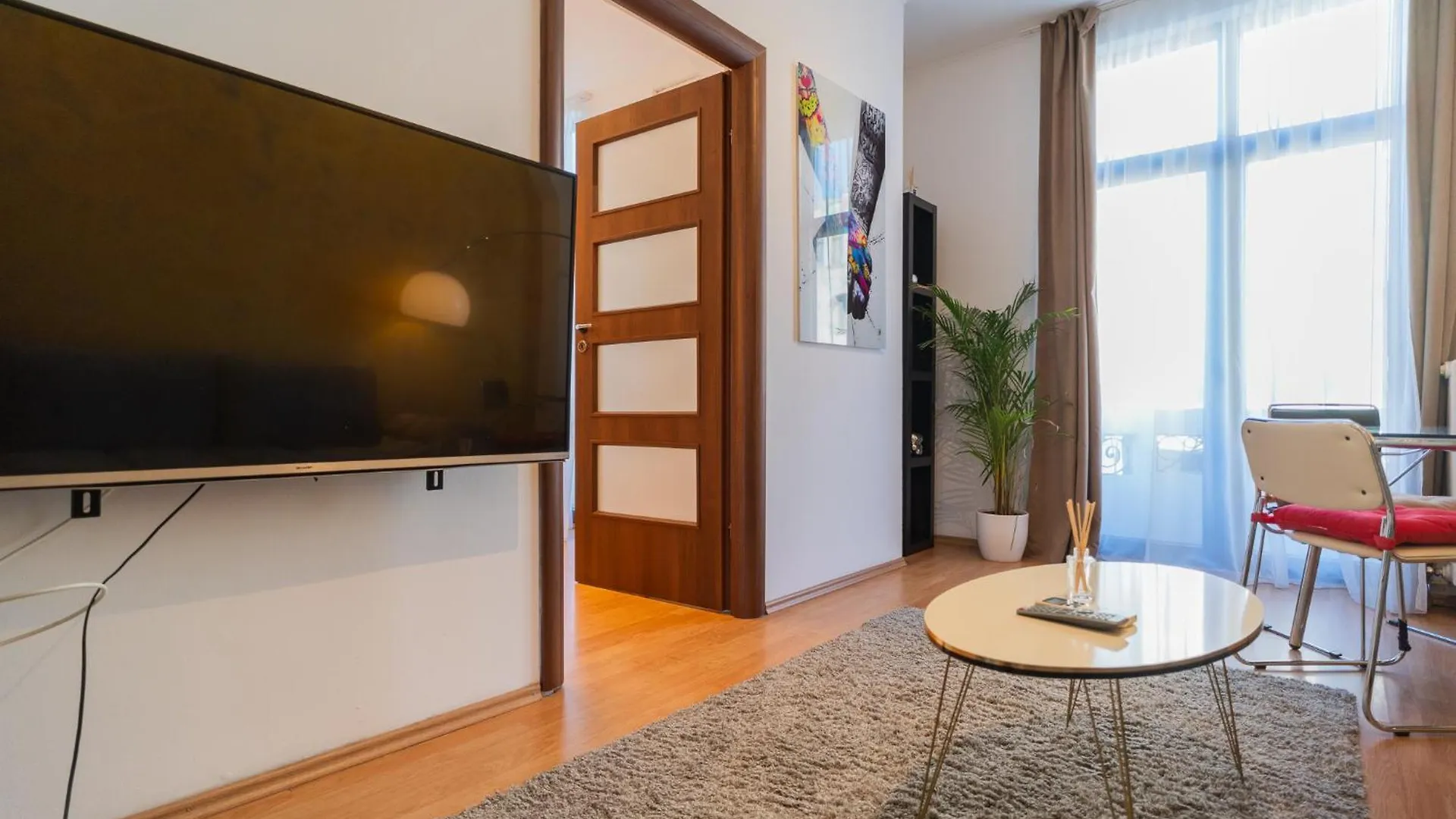 Prime Location - Breathtaking Architectural Views Apartment Bucharest 0*,  Romania