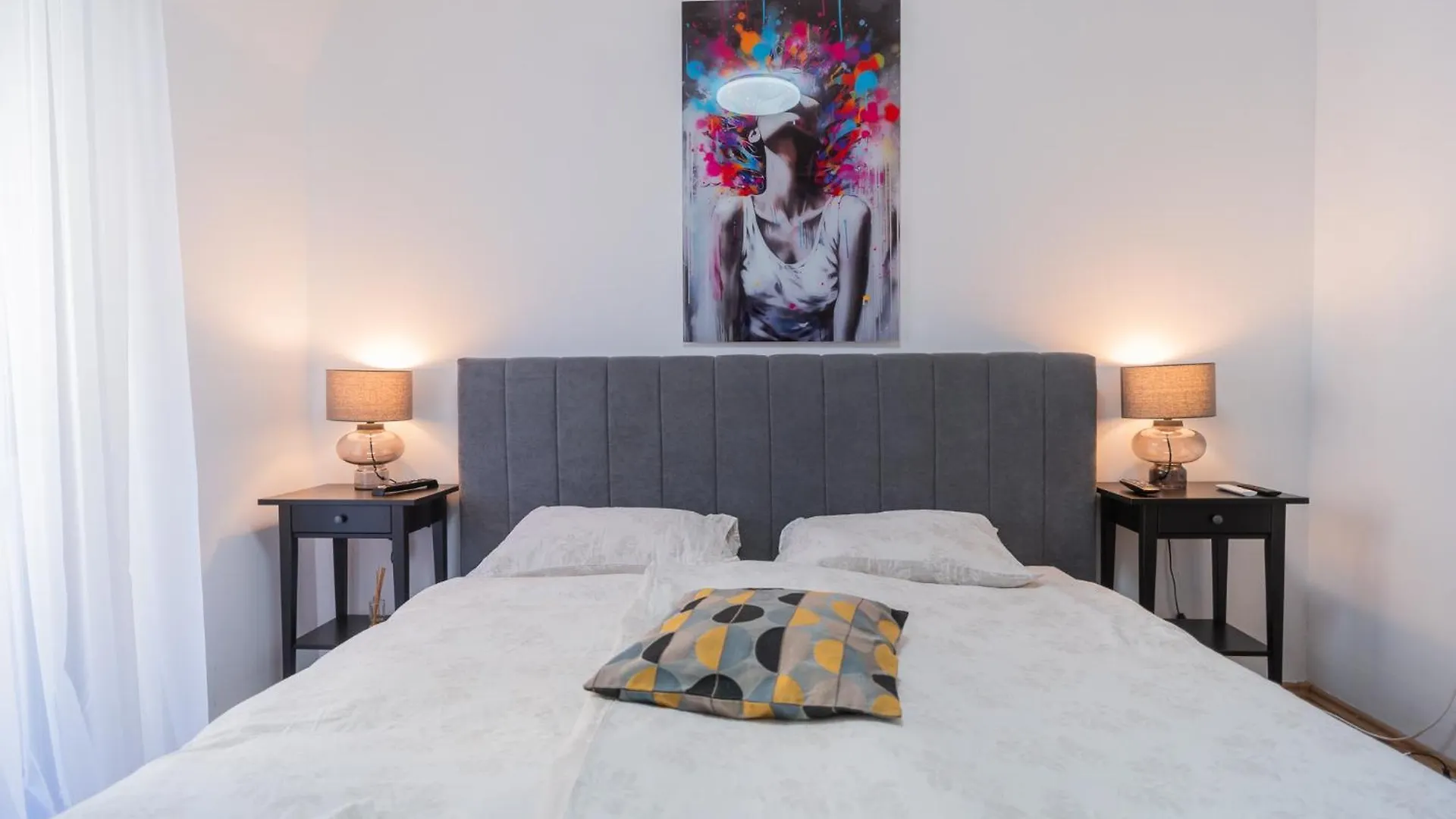 Prime Location - Breathtaking Architectural Views Apartment Bucharest