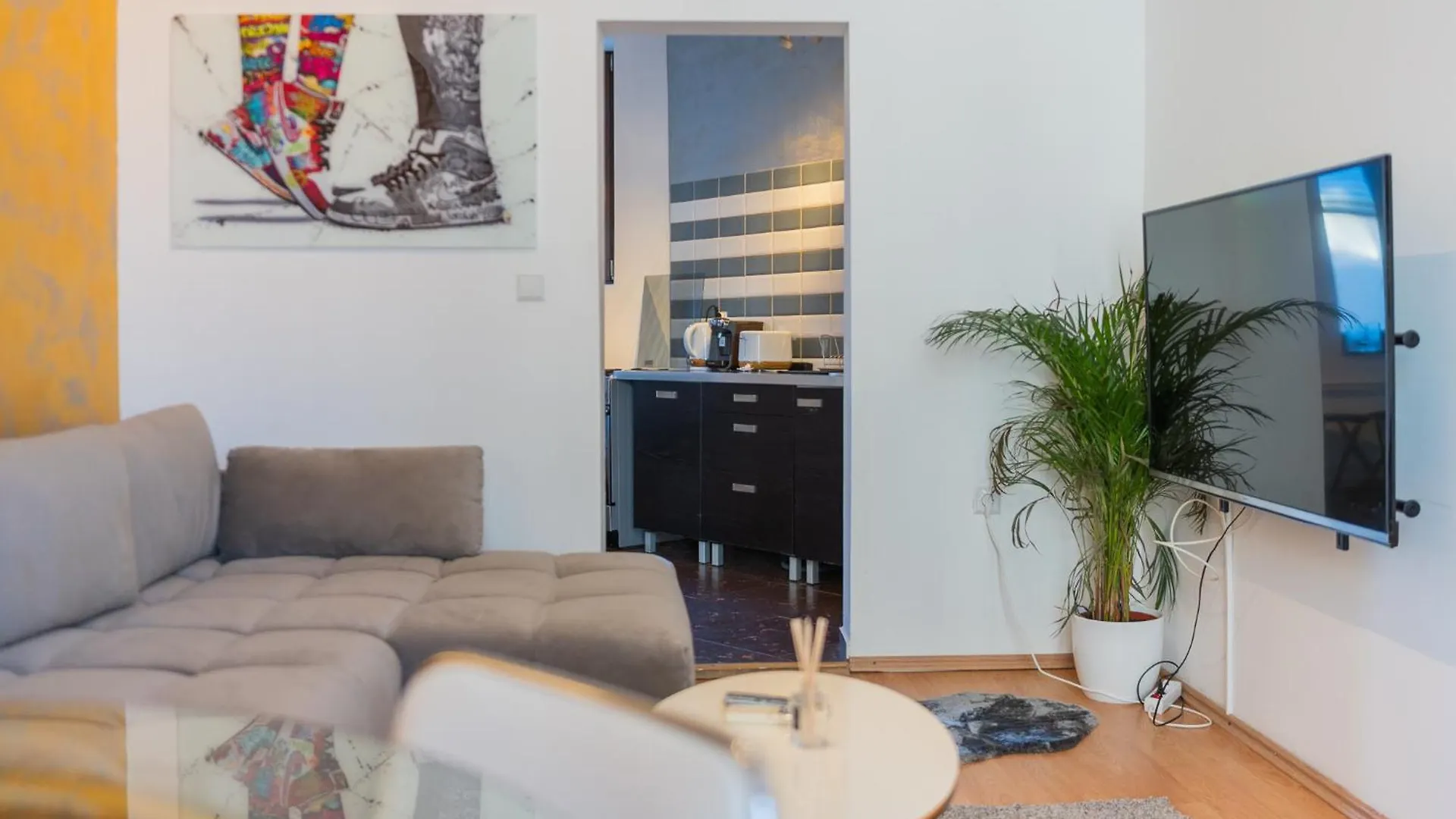 Prime Location - Breathtaking Architectural Views Apartment Bucharest