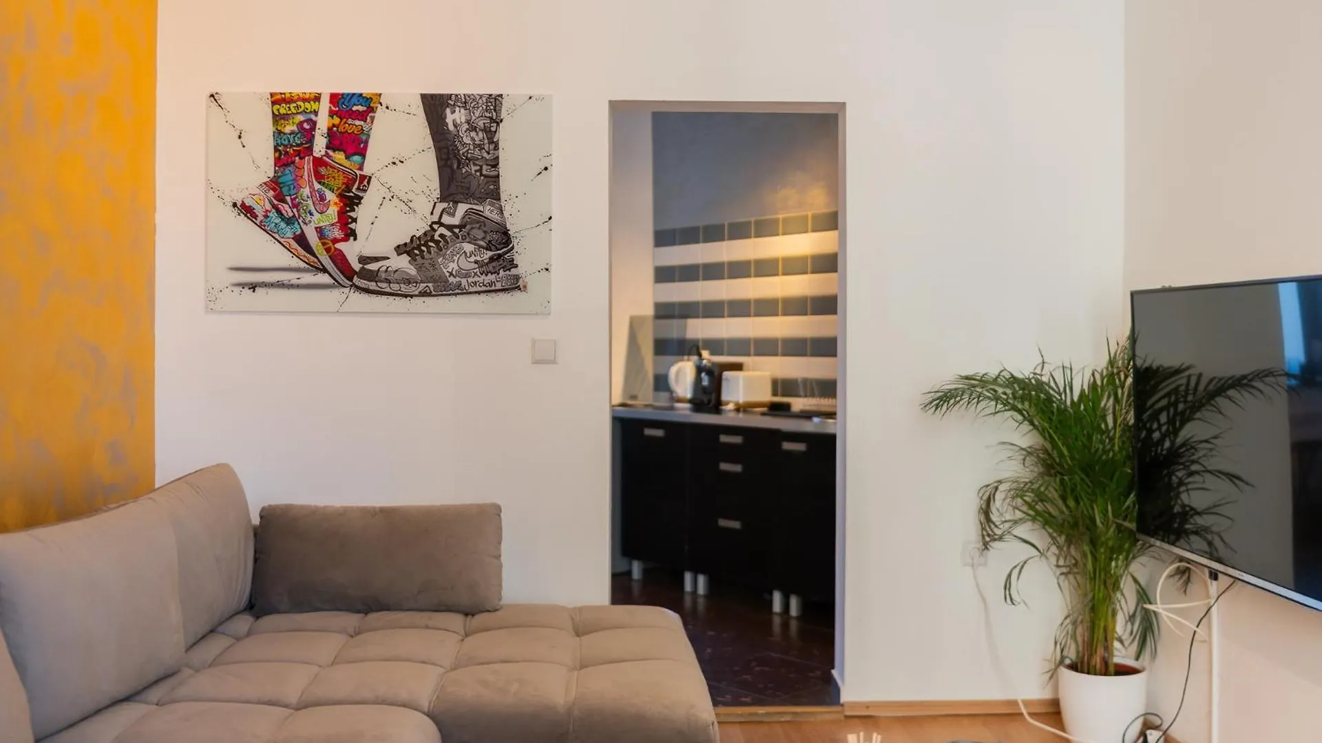 Prime Location - Breathtaking Architectural Views Apartment Bucharest