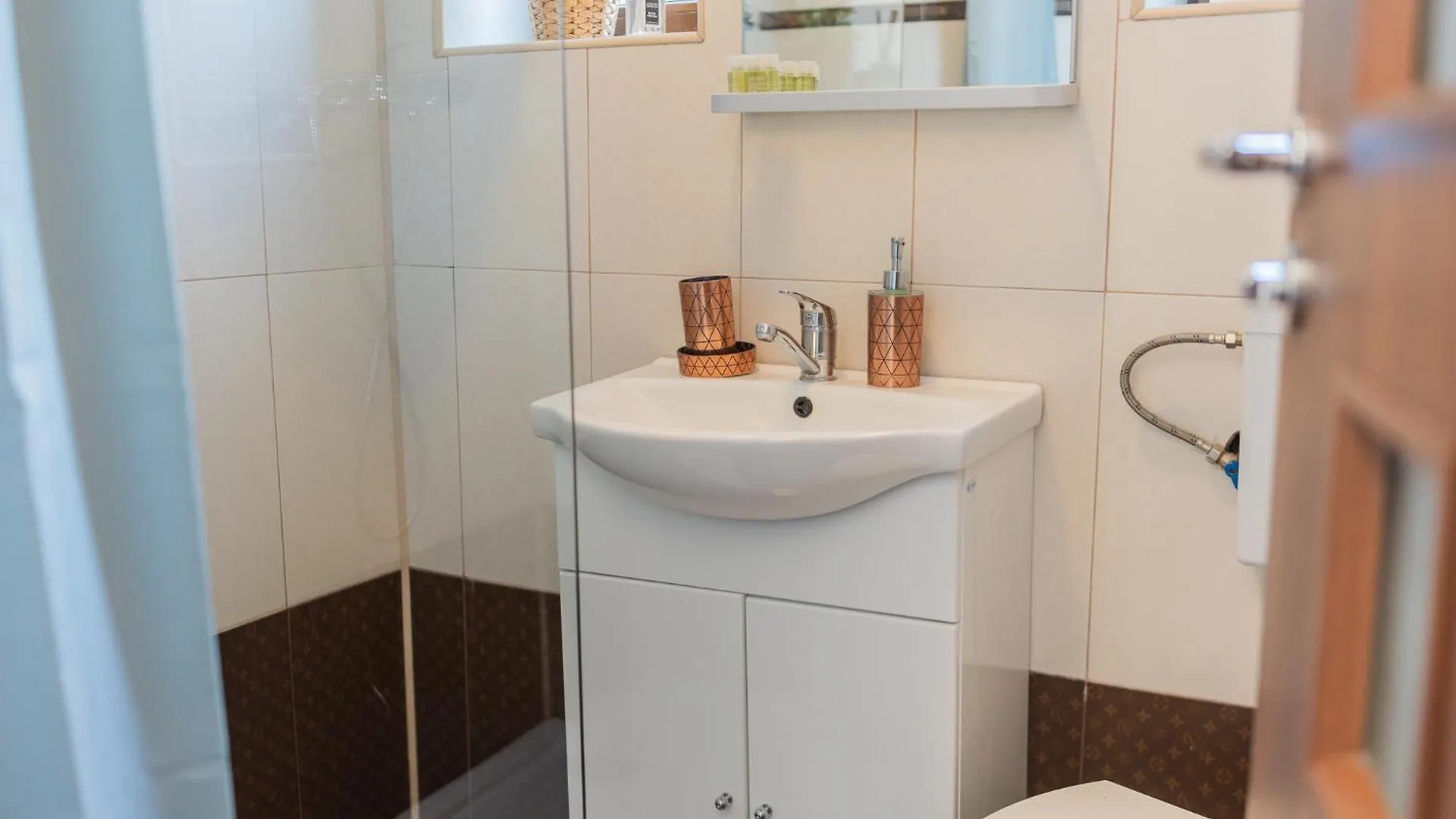 Prime Location - Breathtaking Architectural Views Apartment Bucharest