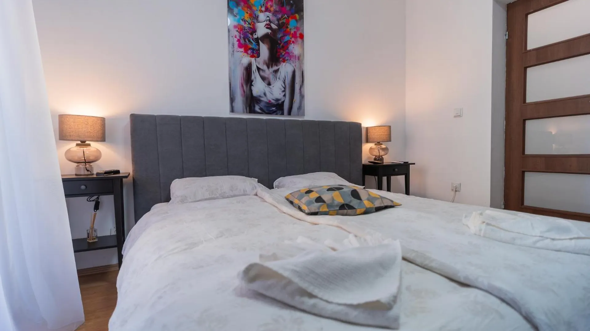 Prime Location - Breathtaking Architectural Views Apartment Bucharest
