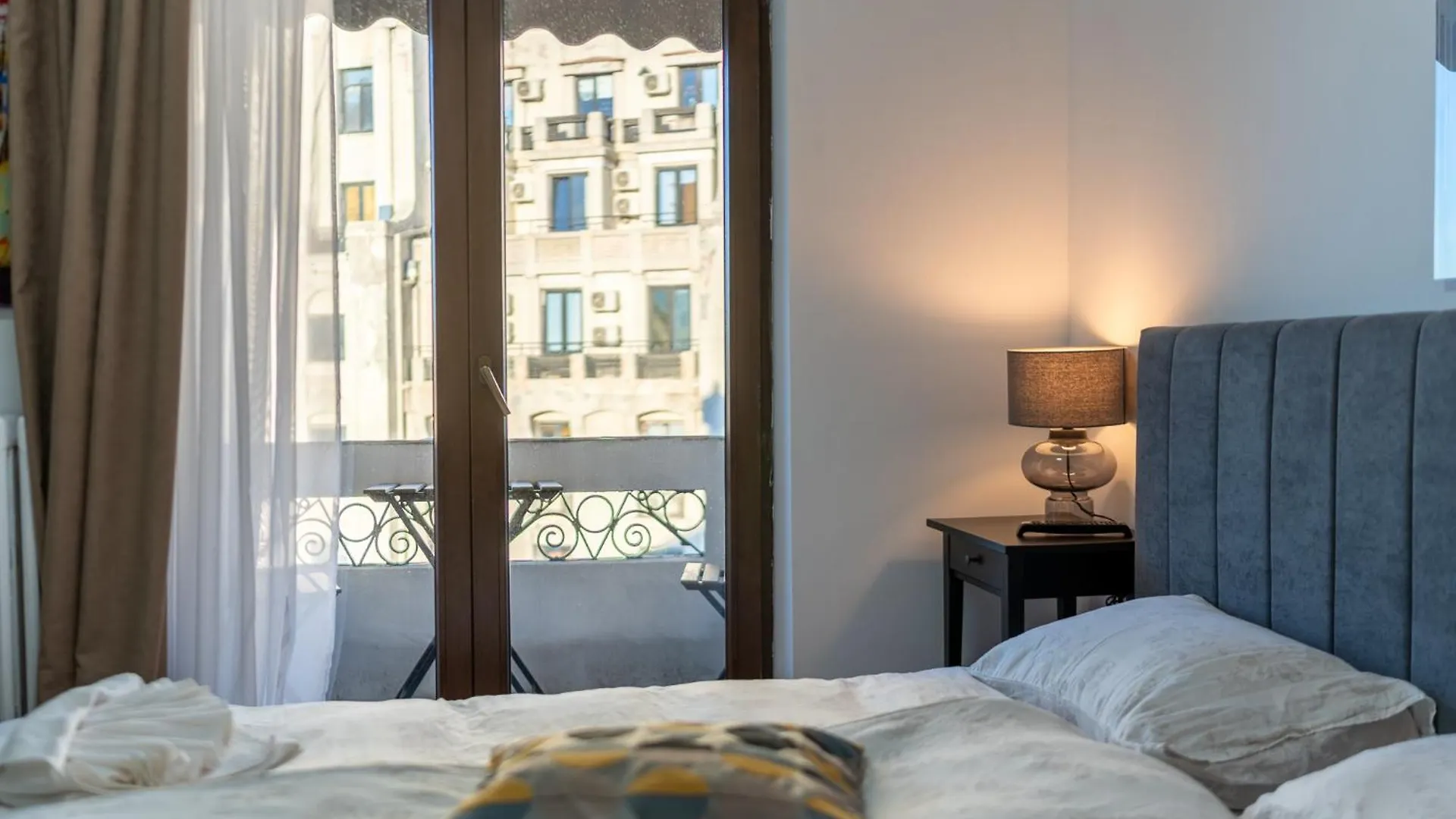 Prime Location - Breathtaking Architectural Views Apartment Bucharest